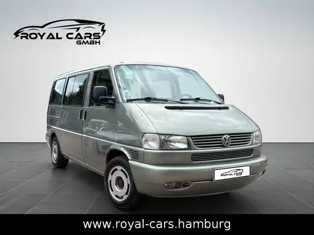 Volkswagen Multivan view 3