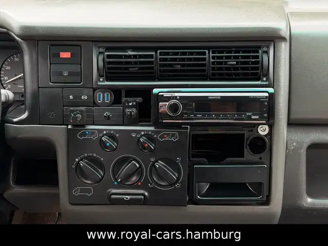 Volkswagen Multivan view 14