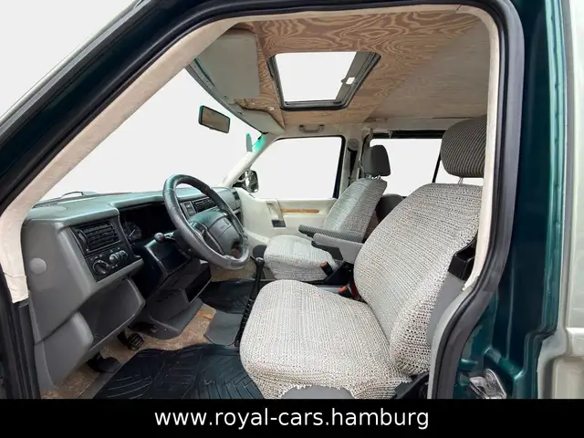 Volkswagen Multivan view 11