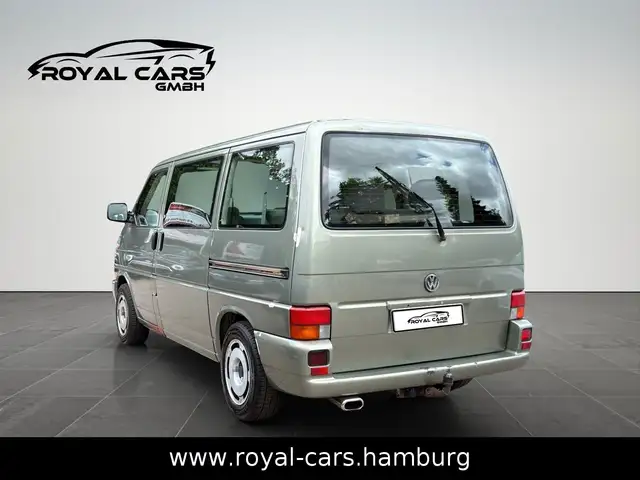 Volkswagen Multivan view 5