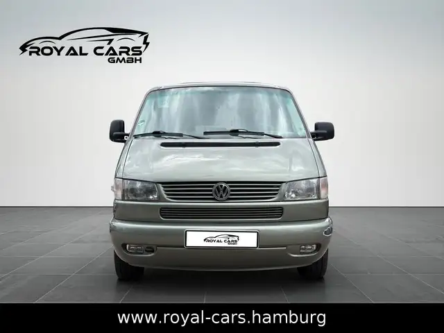 Volkswagen Multivan view 2