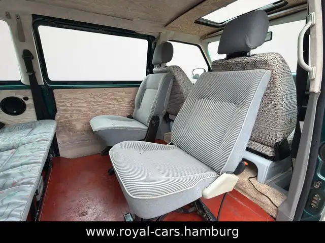 Volkswagen Multivan view 13