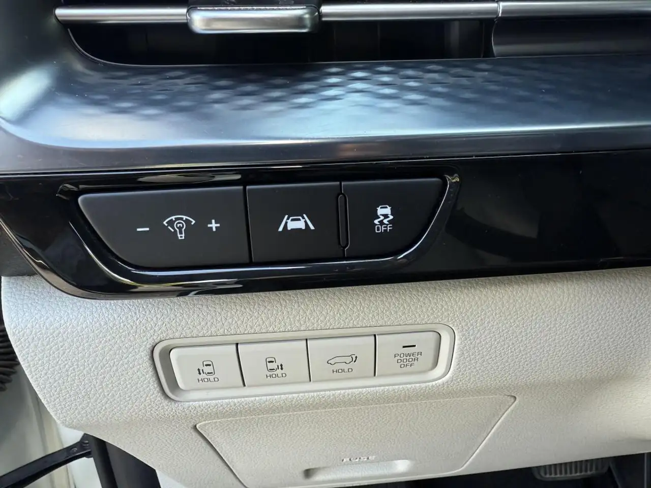 Kia Carnival снимка Kia Carnival
