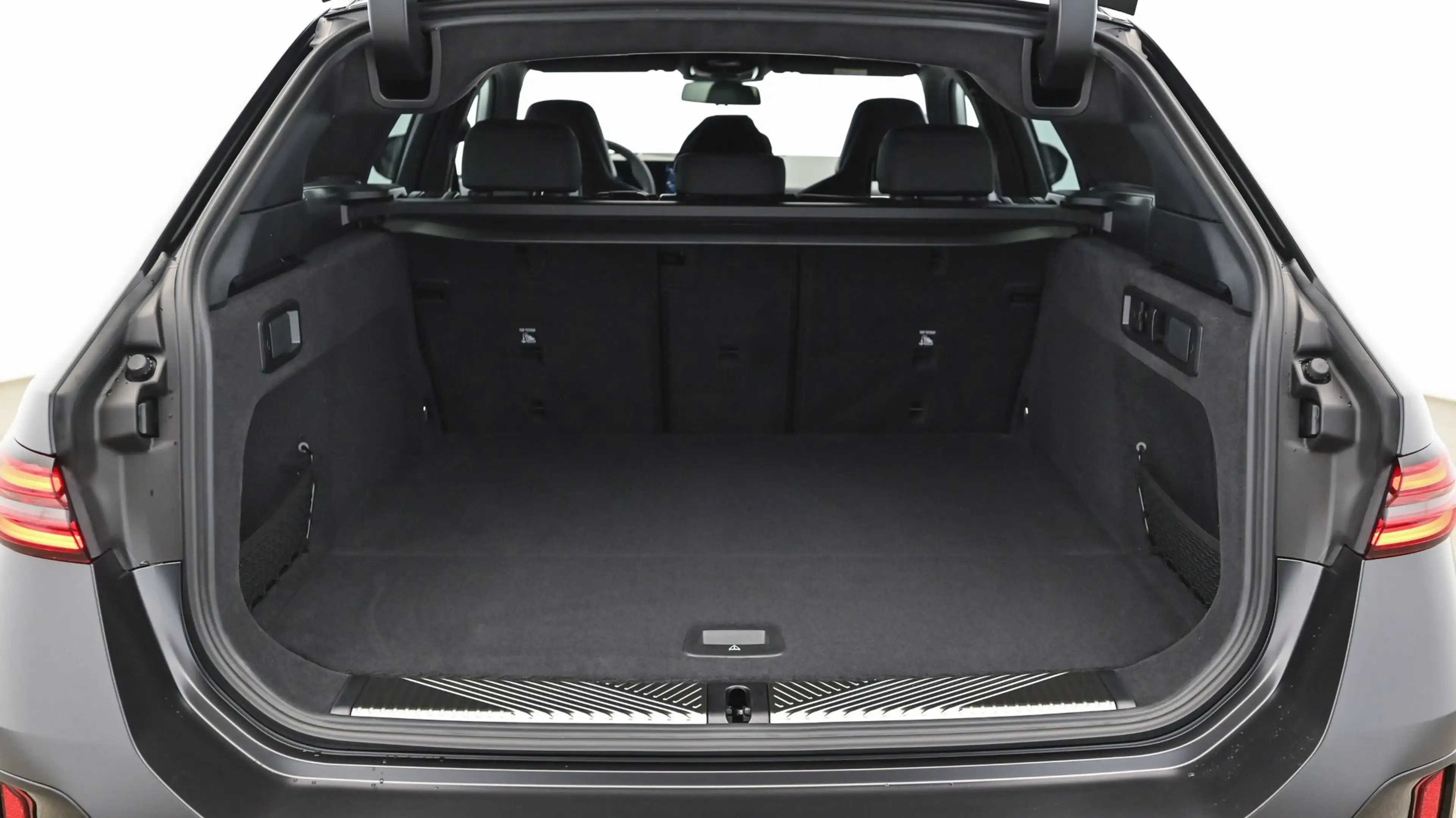 BMW 540 d xDrive — photo 12