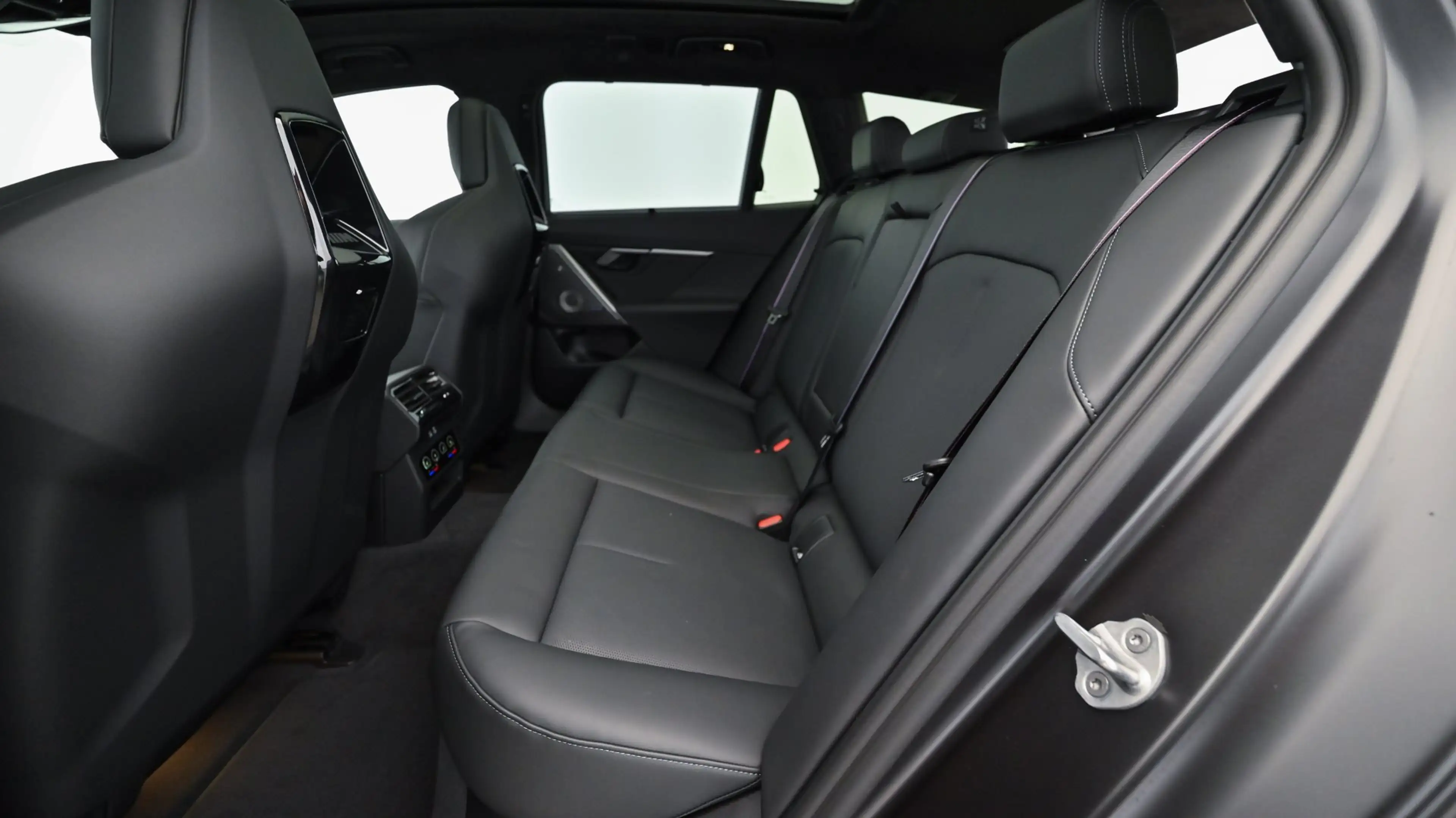 BMW 540 d xDrive — photo 14