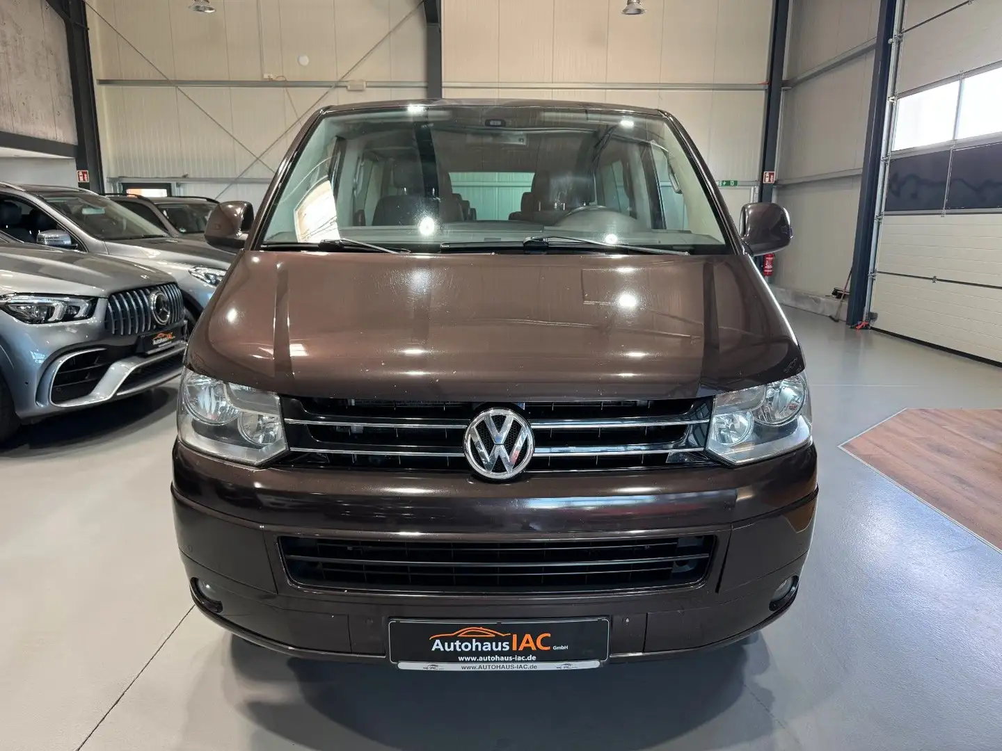 Volkswagen T5 Multivan /DSG/lang/8.SITZER/STHZ/AHK Braun - 2