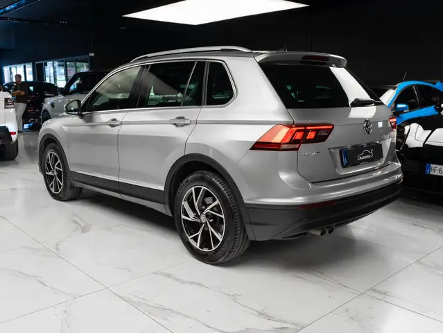 Volkswagen Tiguan view 6