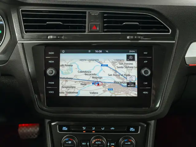 Volkswagen Tiguan view 11