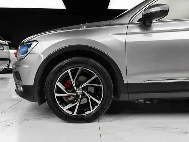 Volkswagen Tiguan view 8