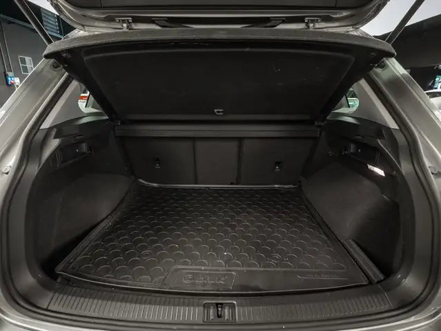 Volkswagen Tiguan view 17