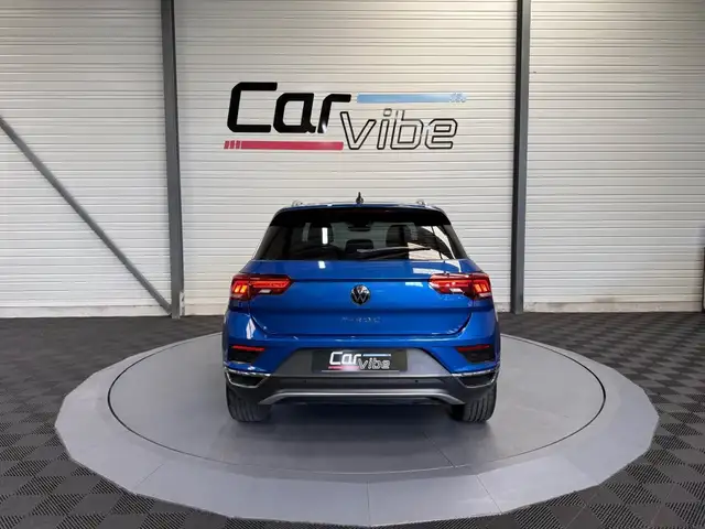 Volkswagen T-Roc view 5