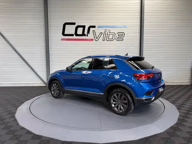 Volkswagen T-Roc view 6