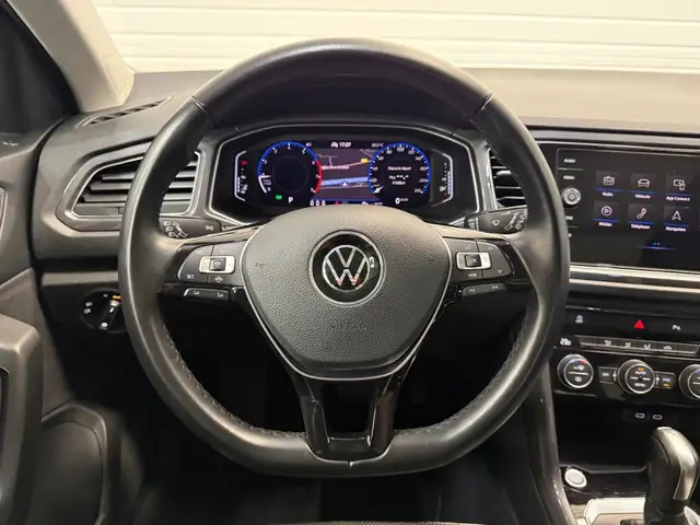 Volkswagen T-Roc view 15