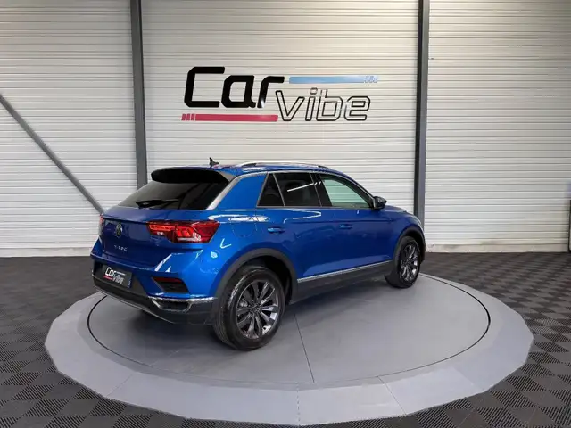 Volkswagen T-Roc view 4