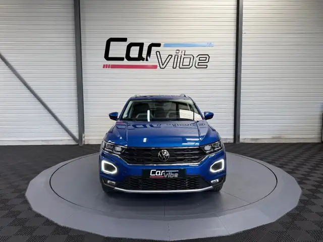 Volkswagen T-Roc view 9