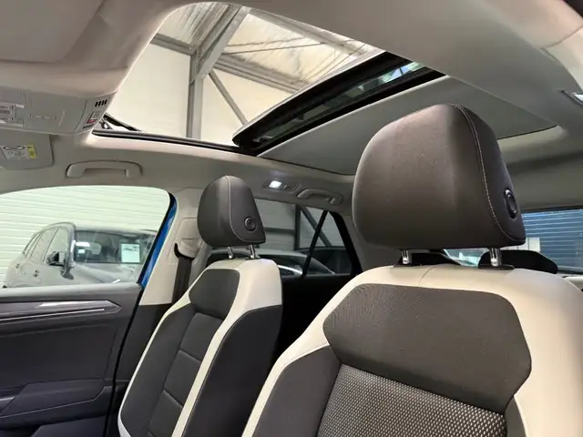 Volkswagen T-Roc view 13