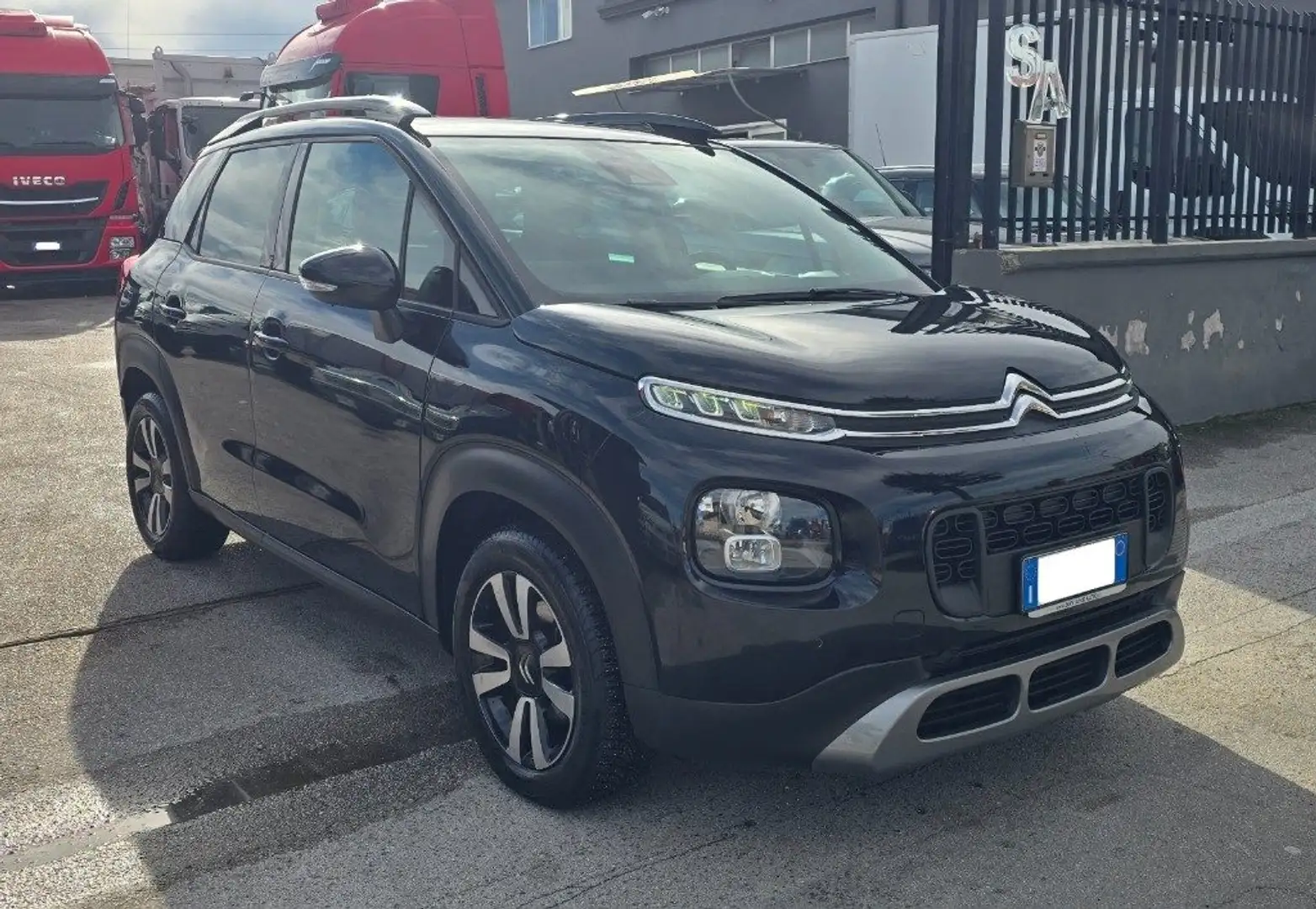 Citroen C3 Aircross BlueHDi 120 S&S EAT6 Shine Schwarz - 2