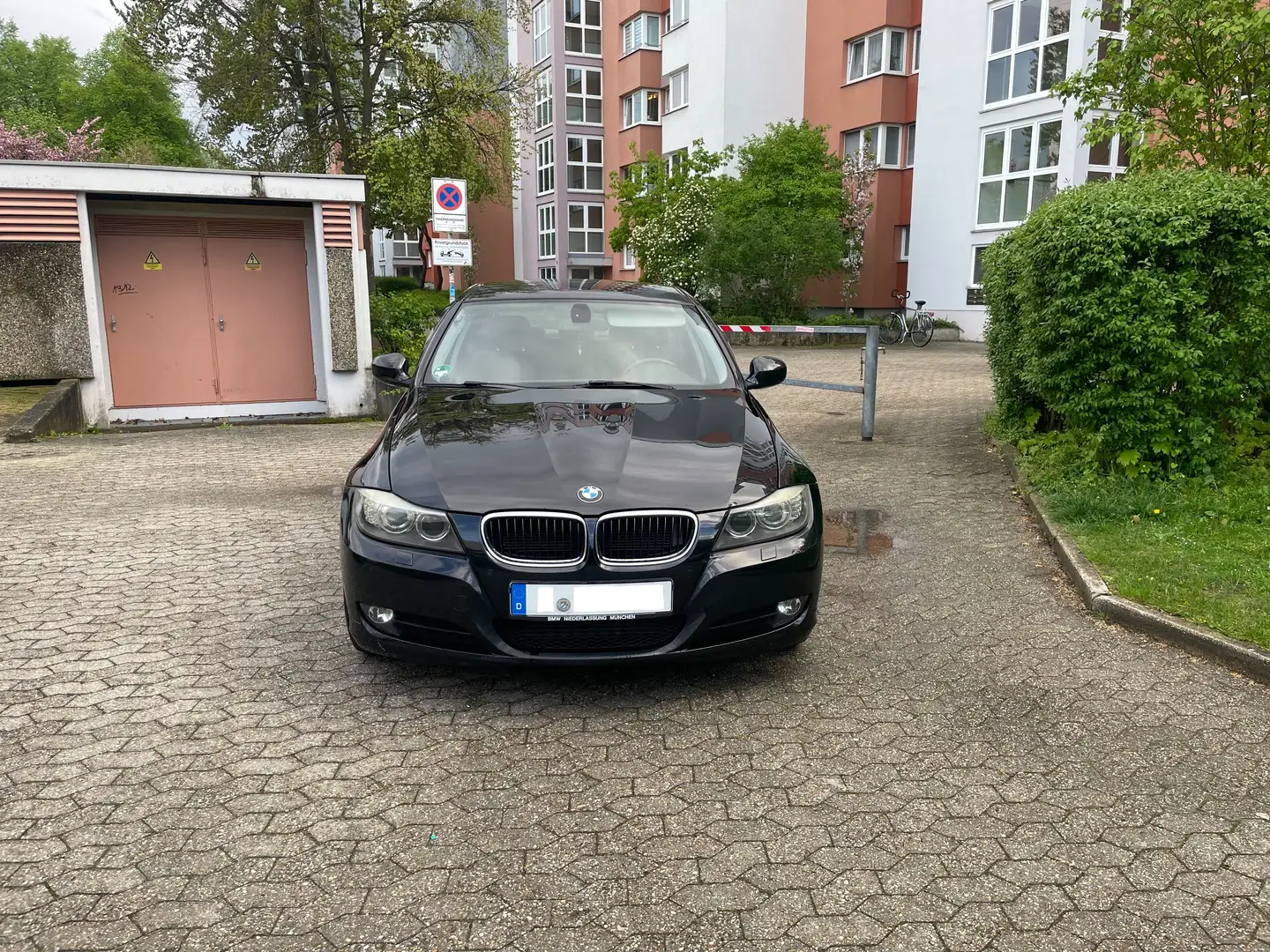 BMW 320 3er 320d DPF Schwarz - 1