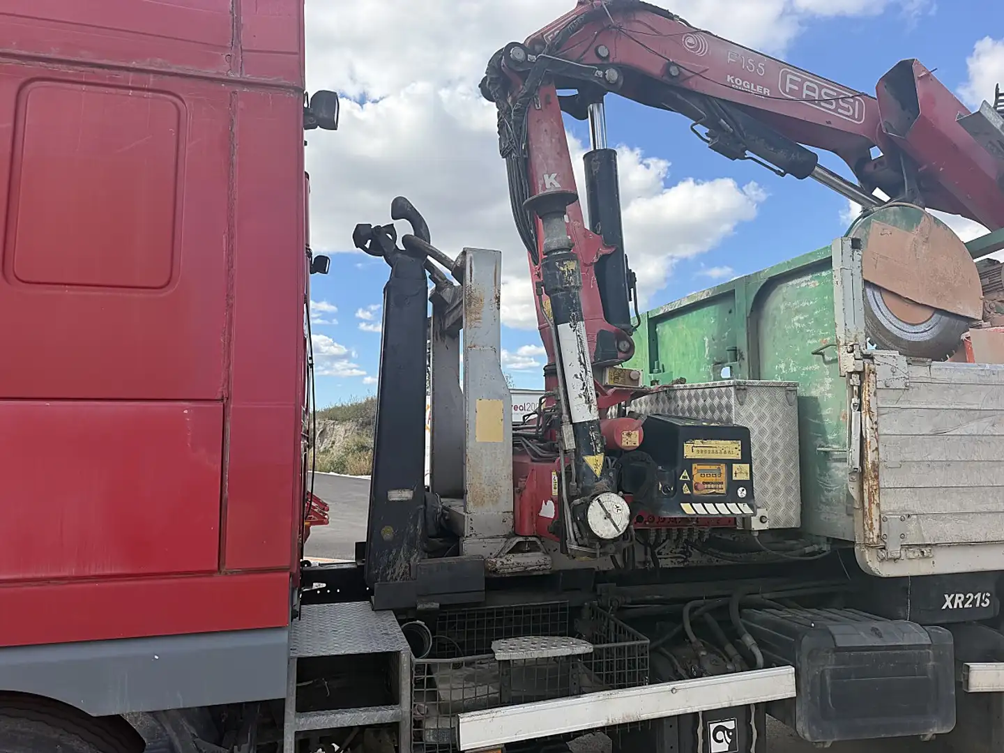 DAF LKW 3 Achs mit gelenkter Nachlaufachse Rot - 2