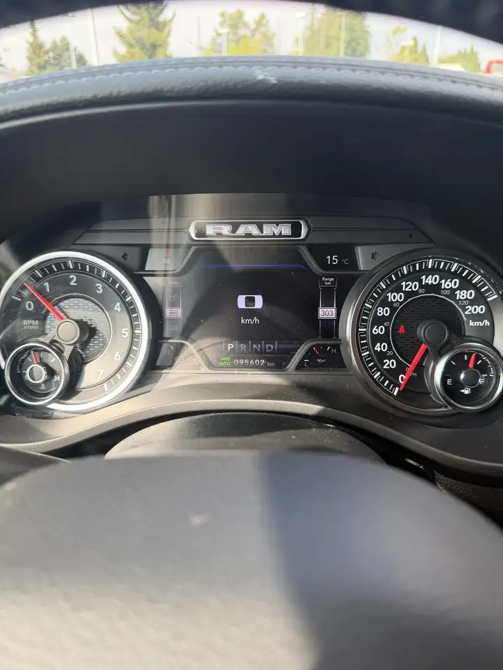 RAM 1500 снимка RAM 1500