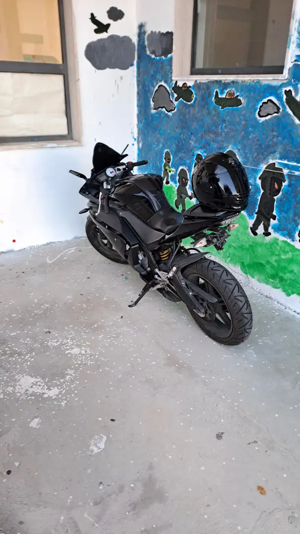 Yamaha YZF-R125 Negro - 1