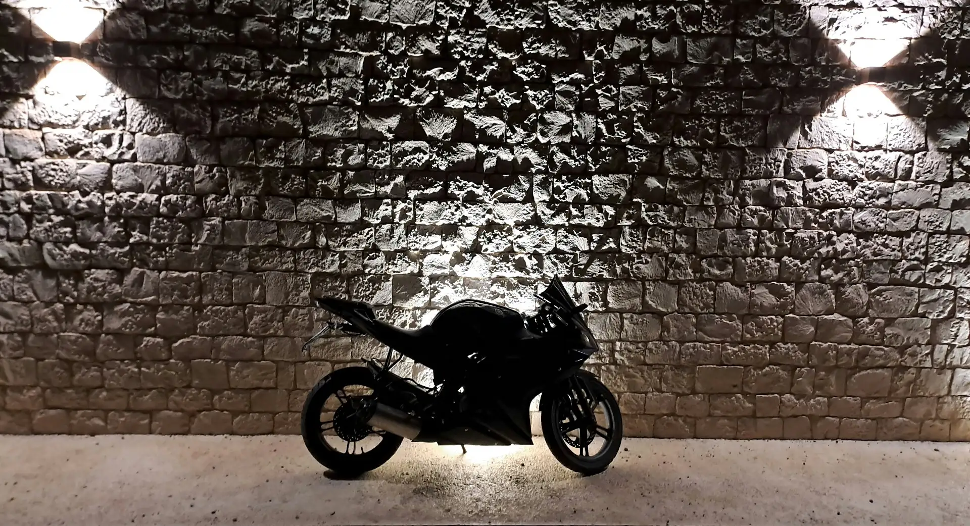 Yamaha YZF-R125 Negro - 2