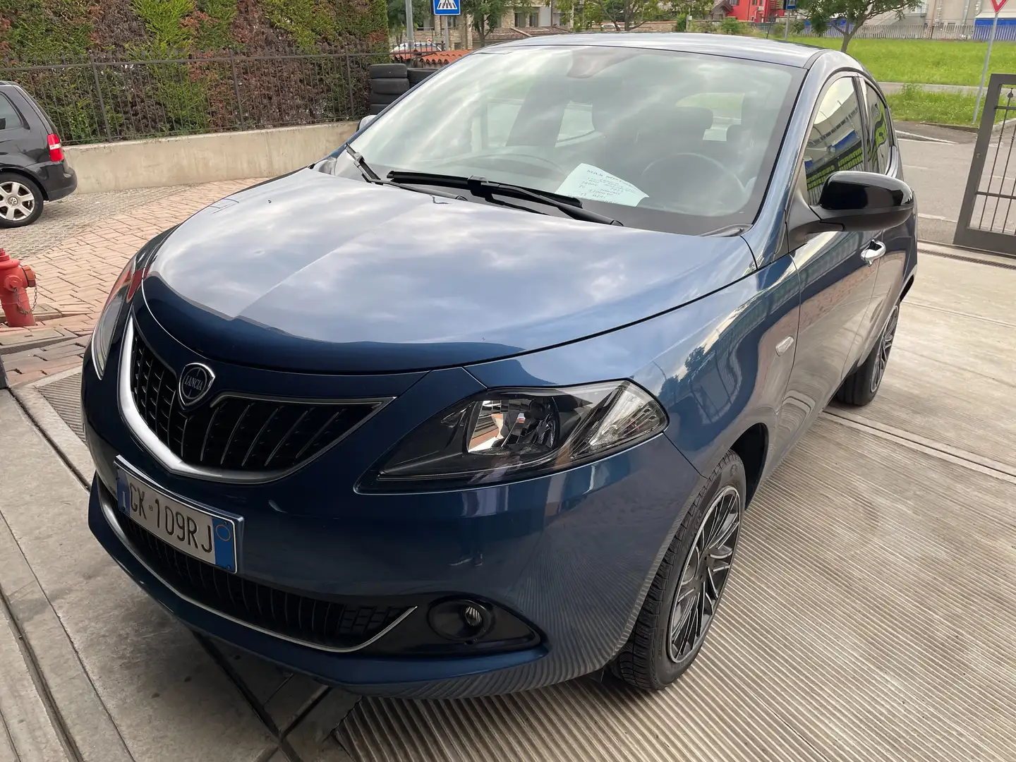 Lancia Ypsilon Ypsilon 1.0 firefly hybrid Gold s ok  neopatentata Bleu - 1