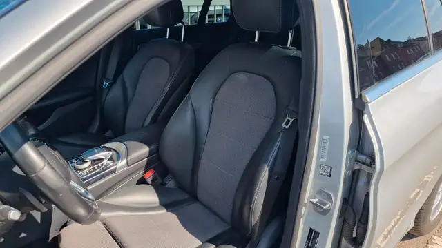 Mercedes-Benz C-Class view 11