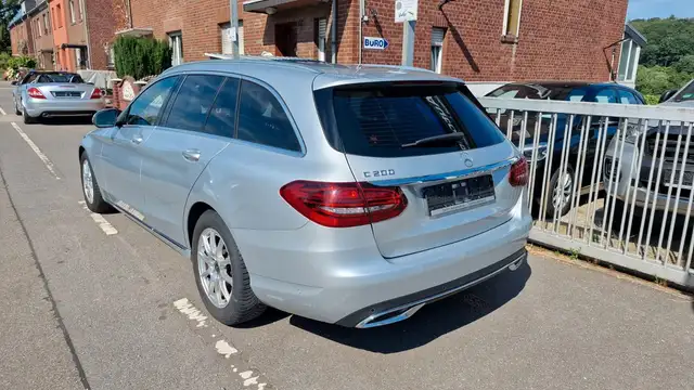 Mercedes-Benz C-Class view 7