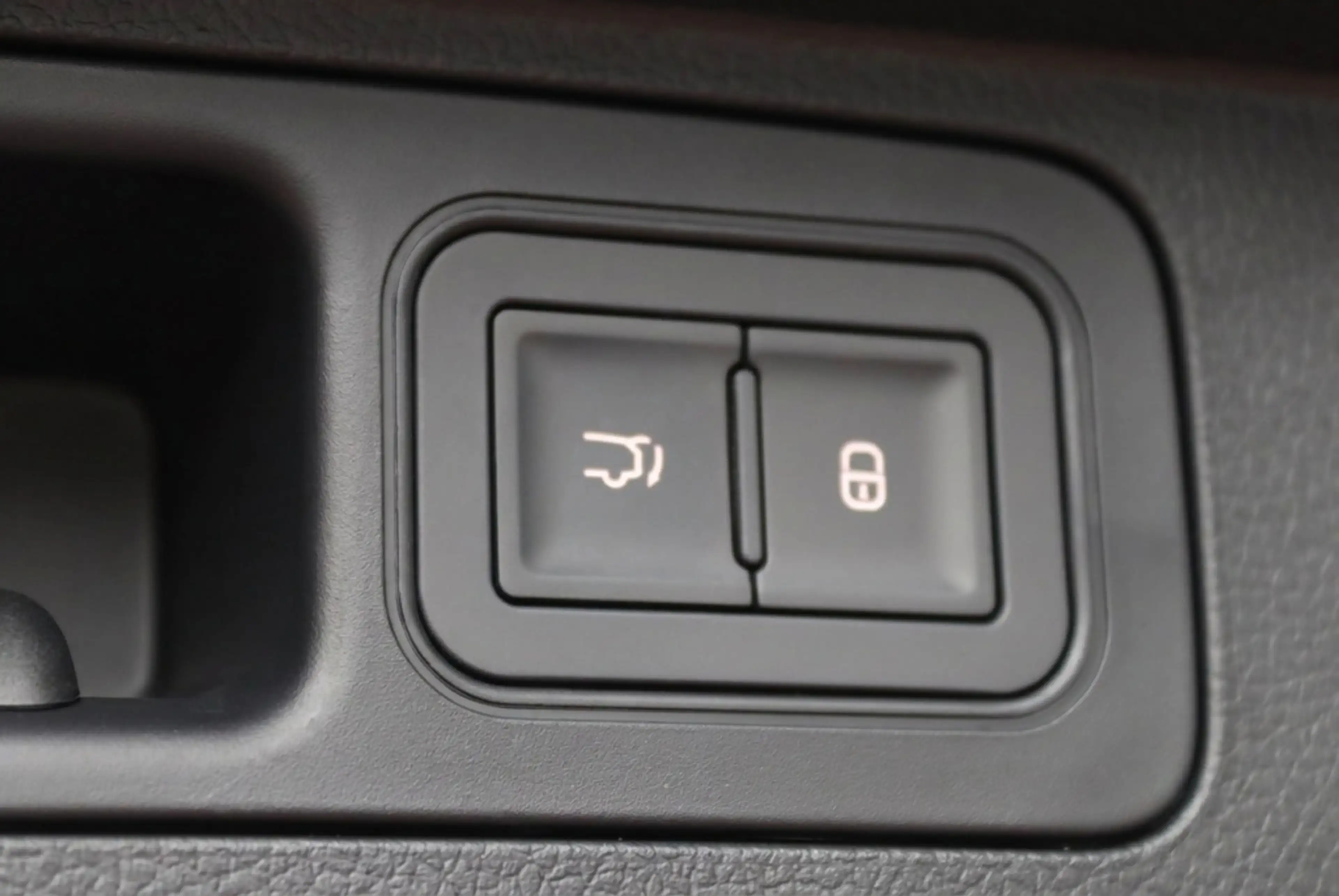 BYD Seal U 1.5 DM-i FWD Boost Pano l 360 Camera l HUD l Leder — photo 9