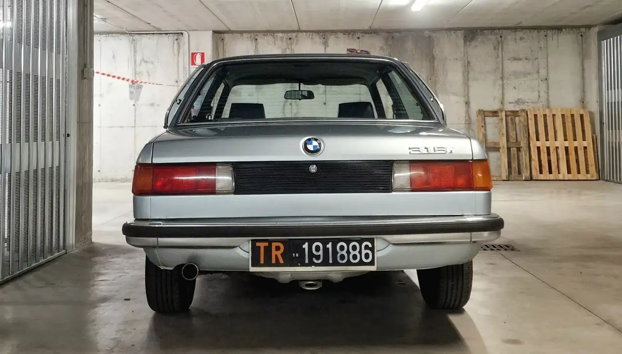 BMW 318i - Iniezione meccanica, foto 3