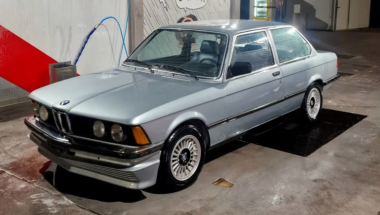 BMW 318i - Iniezione meccanica, foto 2