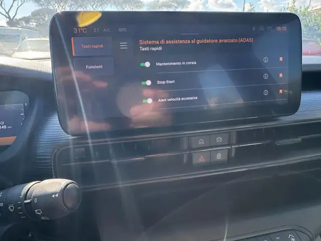 Jeep Avenger view 9
