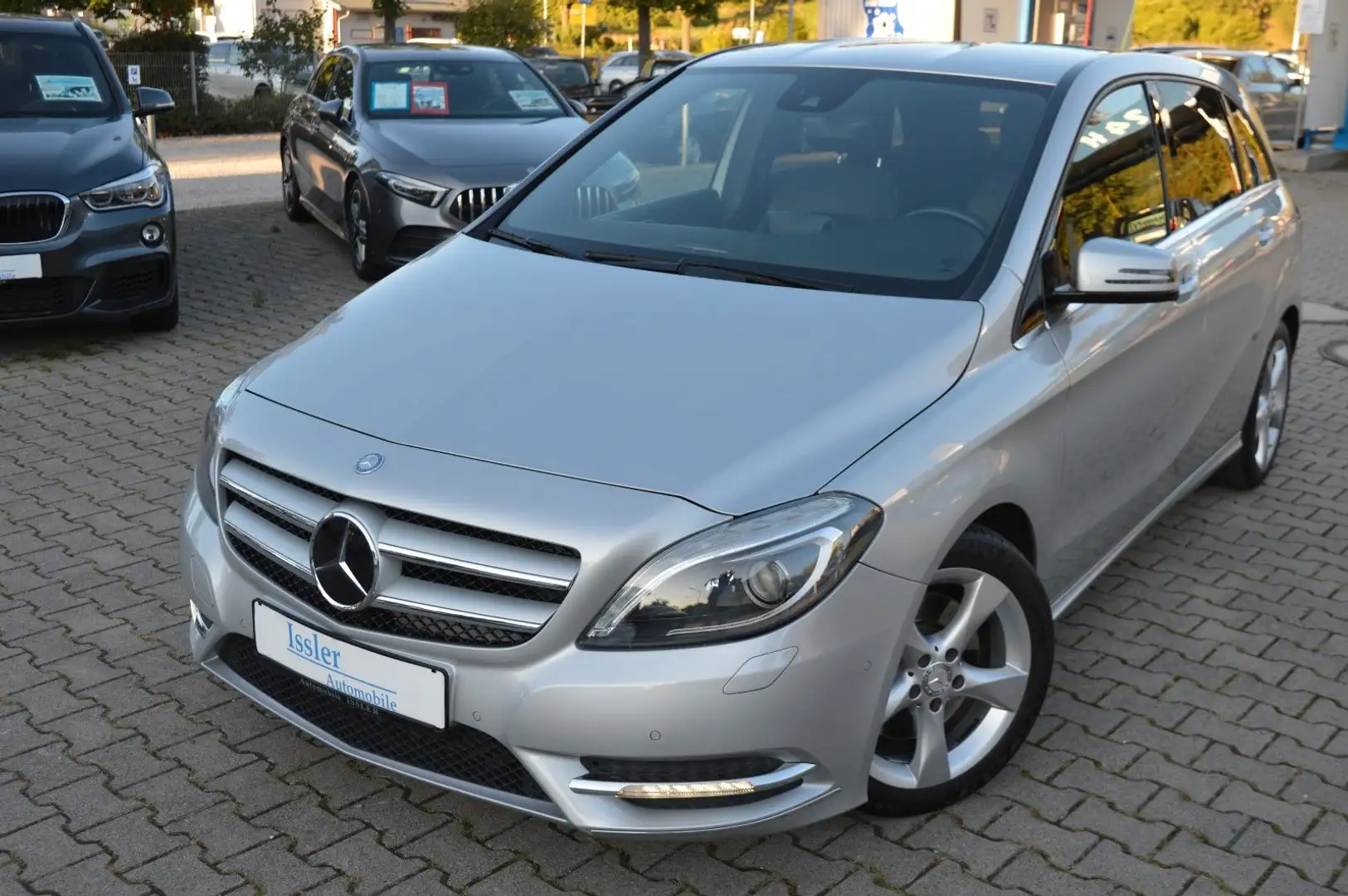Mercedes-Benz B 250 Sportpaket, Distronic, Comand, Kamera, ILS Silber - 2