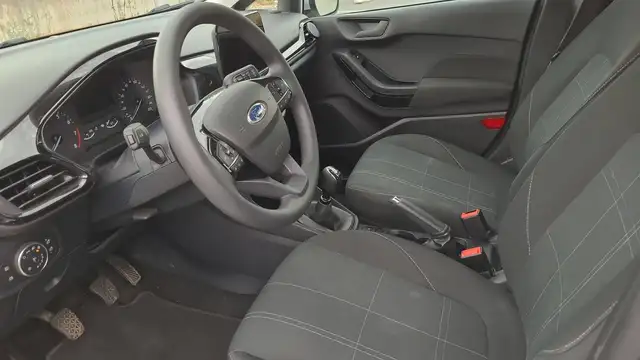 Ford Fiesta view 8