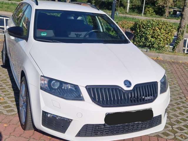 Skoda Octavia Octavia Combi 2.0 TDI (Green tec) DSG RS