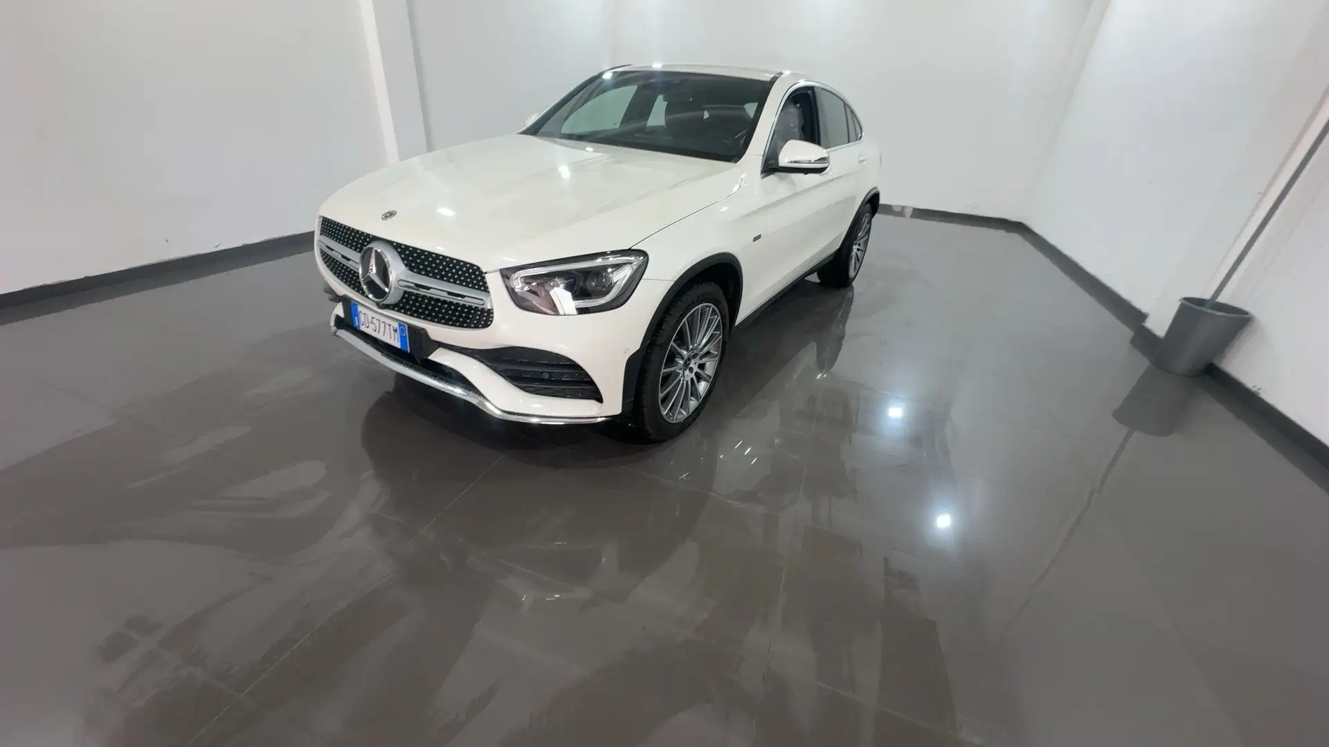 Mercedes-Benz GLC 300 e phev (eq-power) Premium 4matic auto White - 1