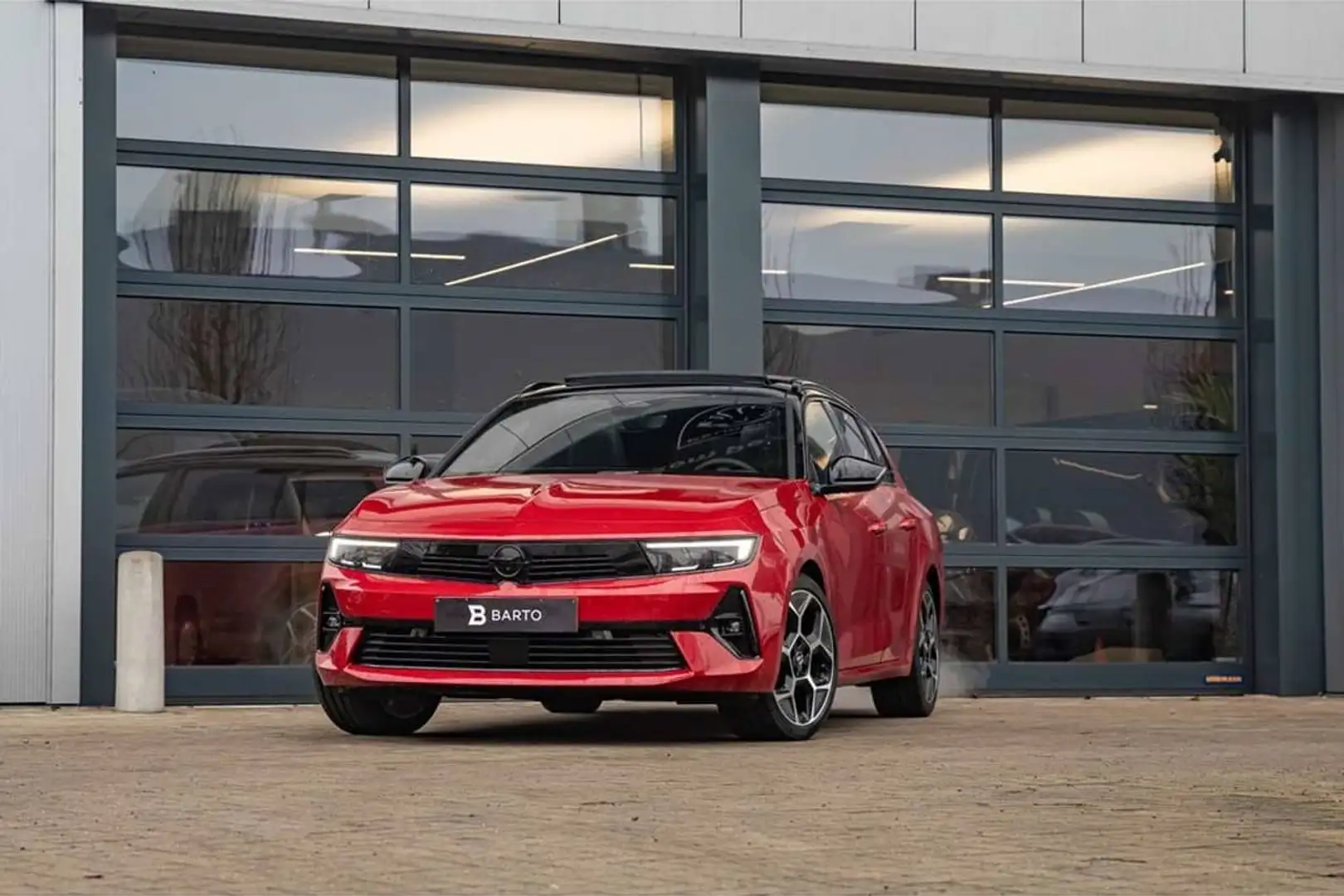 Opel Astra PROMO! - ULTIMATE - Pano - Afn. Trekhaak - 360° Ca Rood - 1
