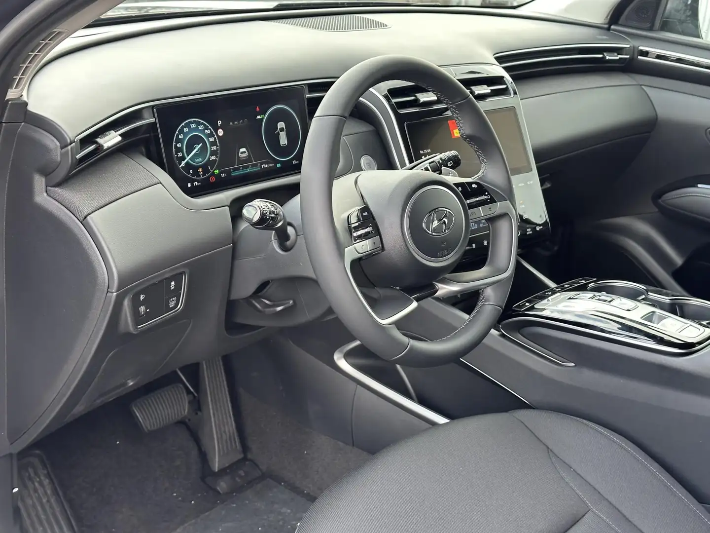 Hyundai TUCSON 1.6 T-GDI HEV Comfort / €5295,- Korting / Rijklaar Grey - 2