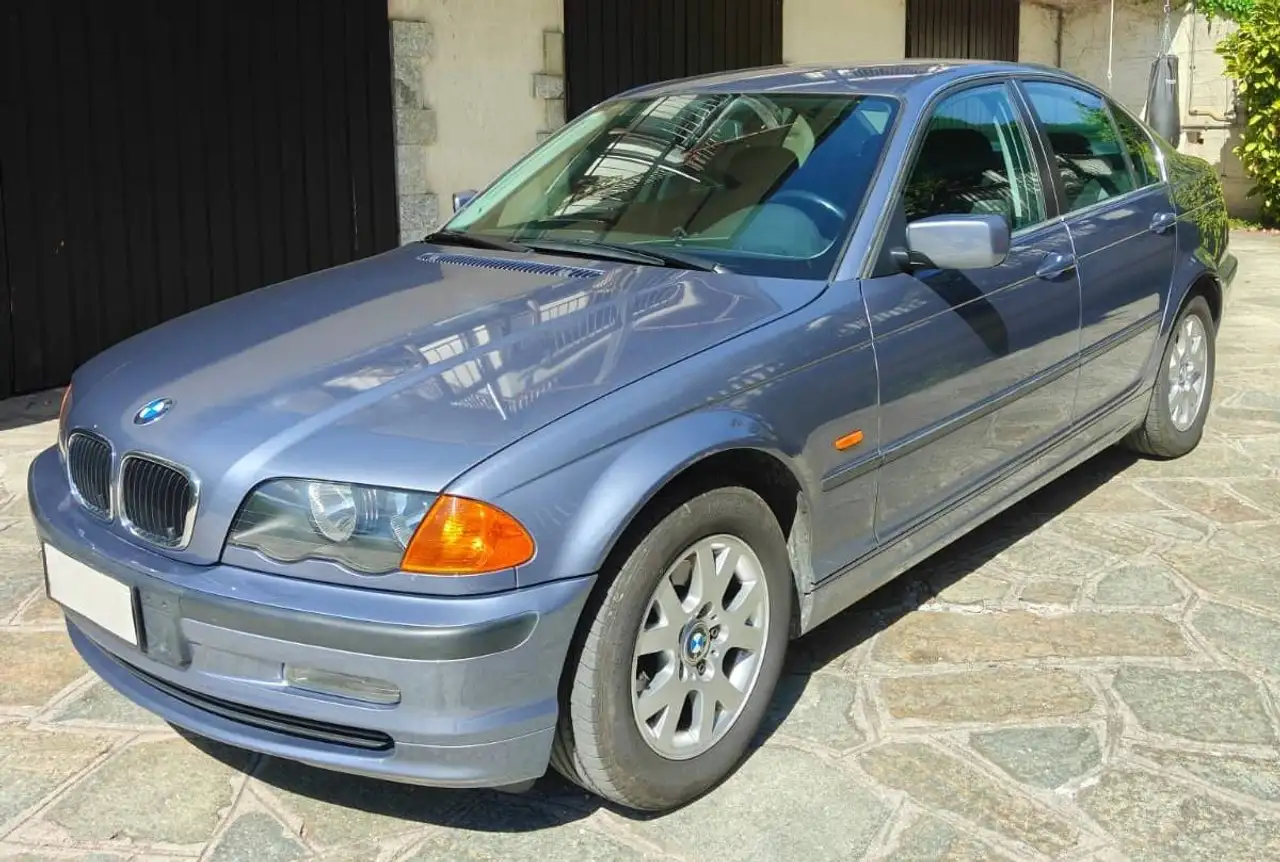 BMW 320i Attiva, foto 7