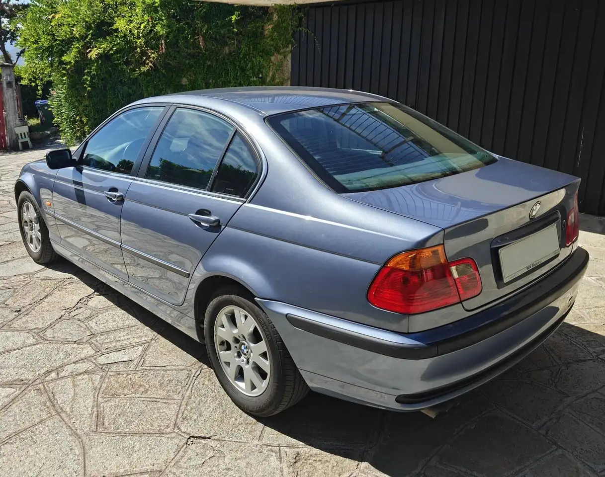 BMW 320i Attiva, foto 6