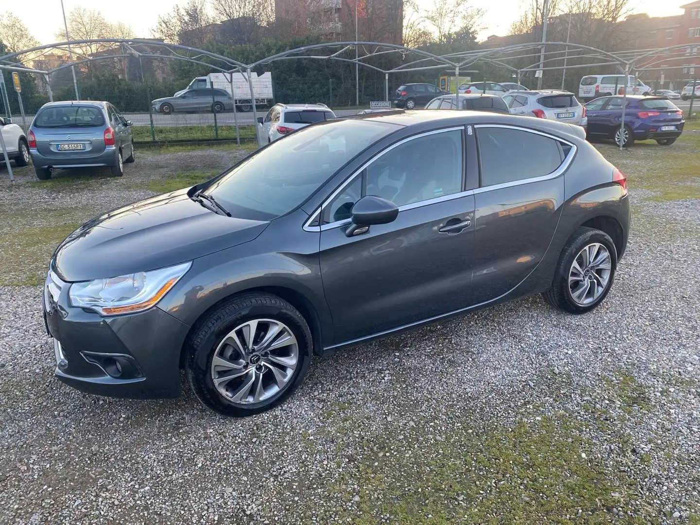 Citroen DS4 DS4 1.6 vti So Chic 120cv Gris - 1
