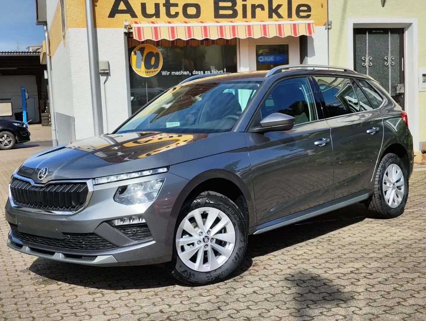 Skoda Kamiq Kamiq Top Selection 115PS SHZ Tempomat PDC Kamera Grau - 1