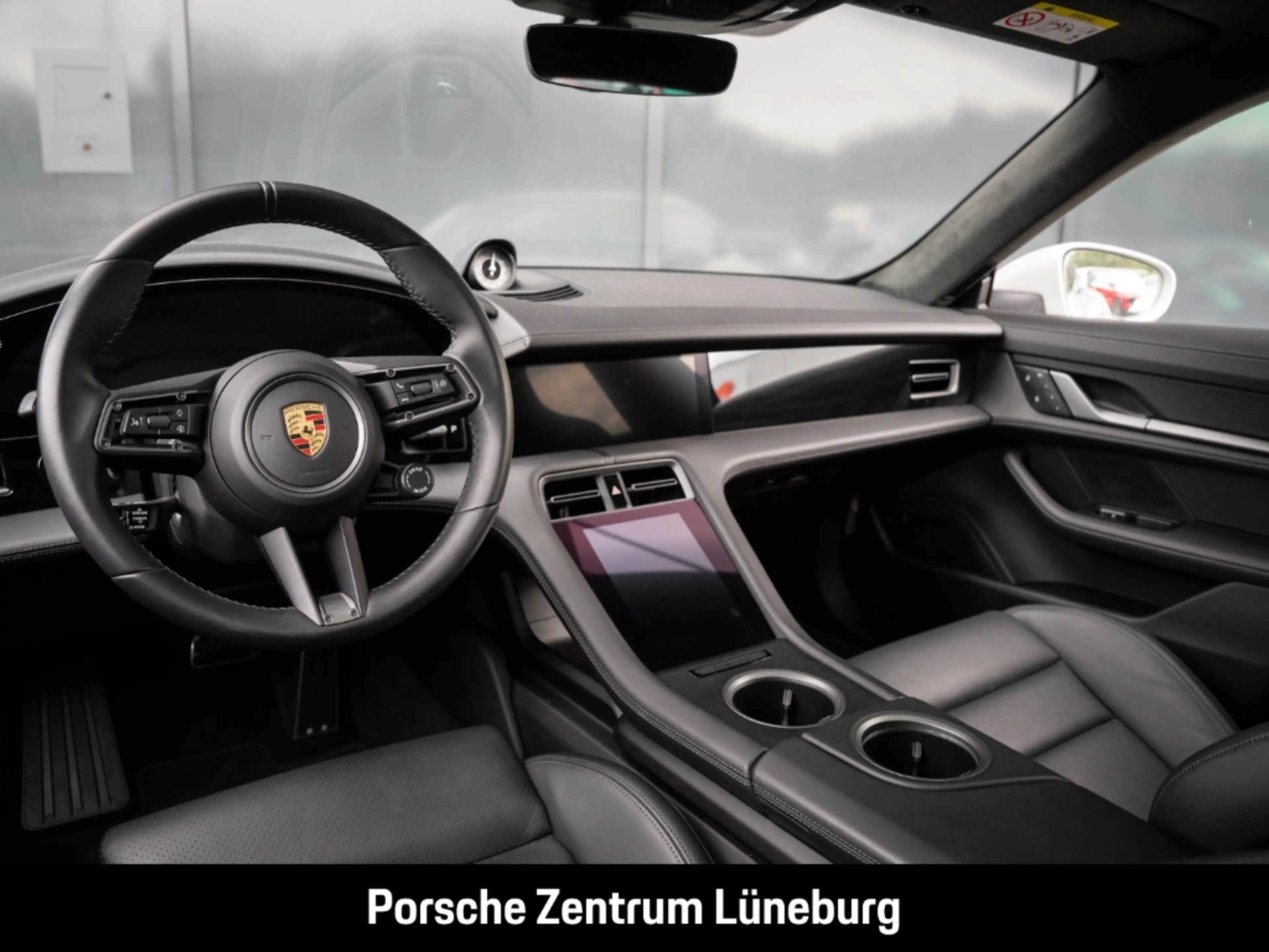 Porsche Taycan GTS Sport Turismo — photo 4