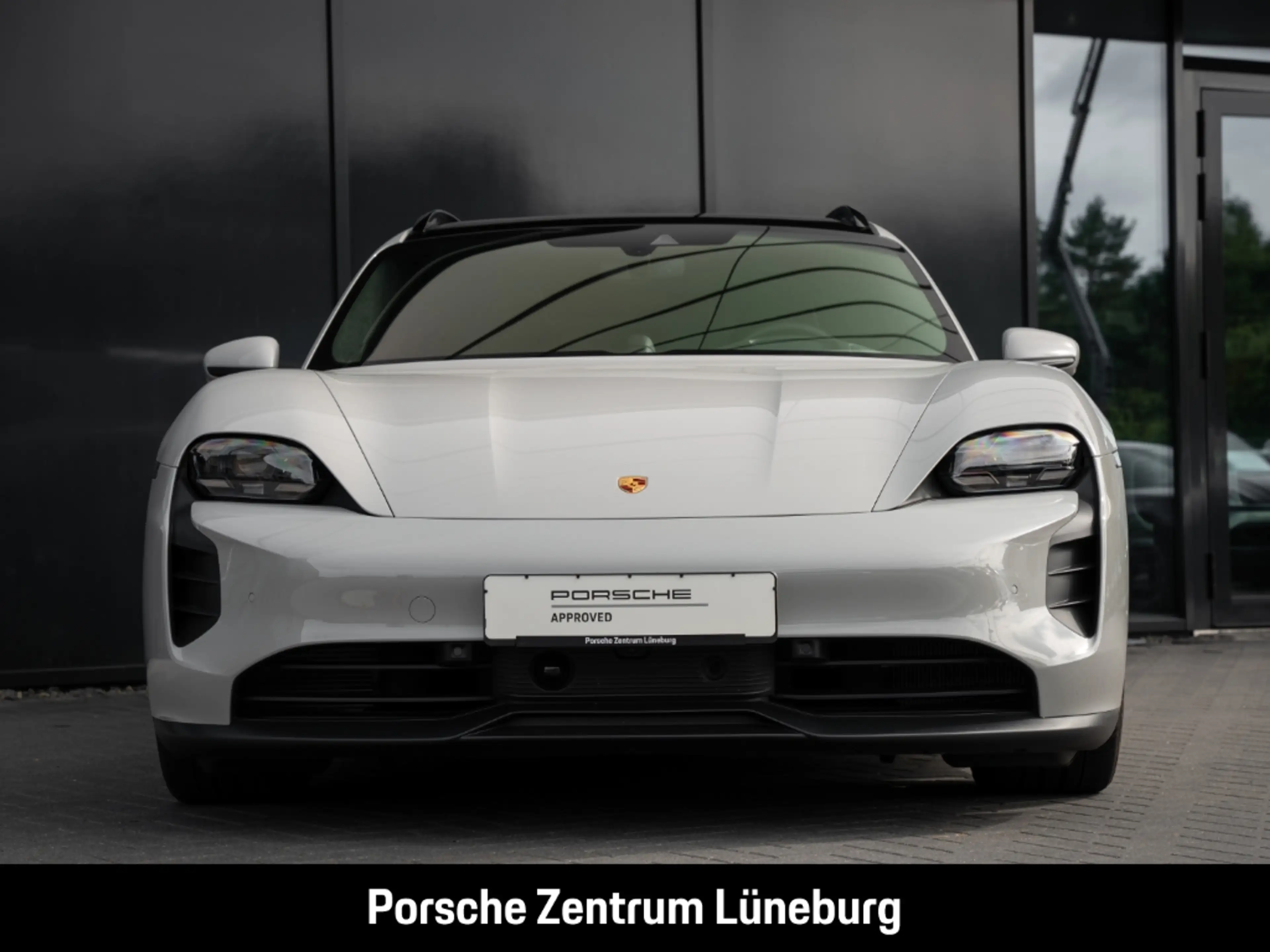Porsche Taycan GTS Sport Turismo — photo 8