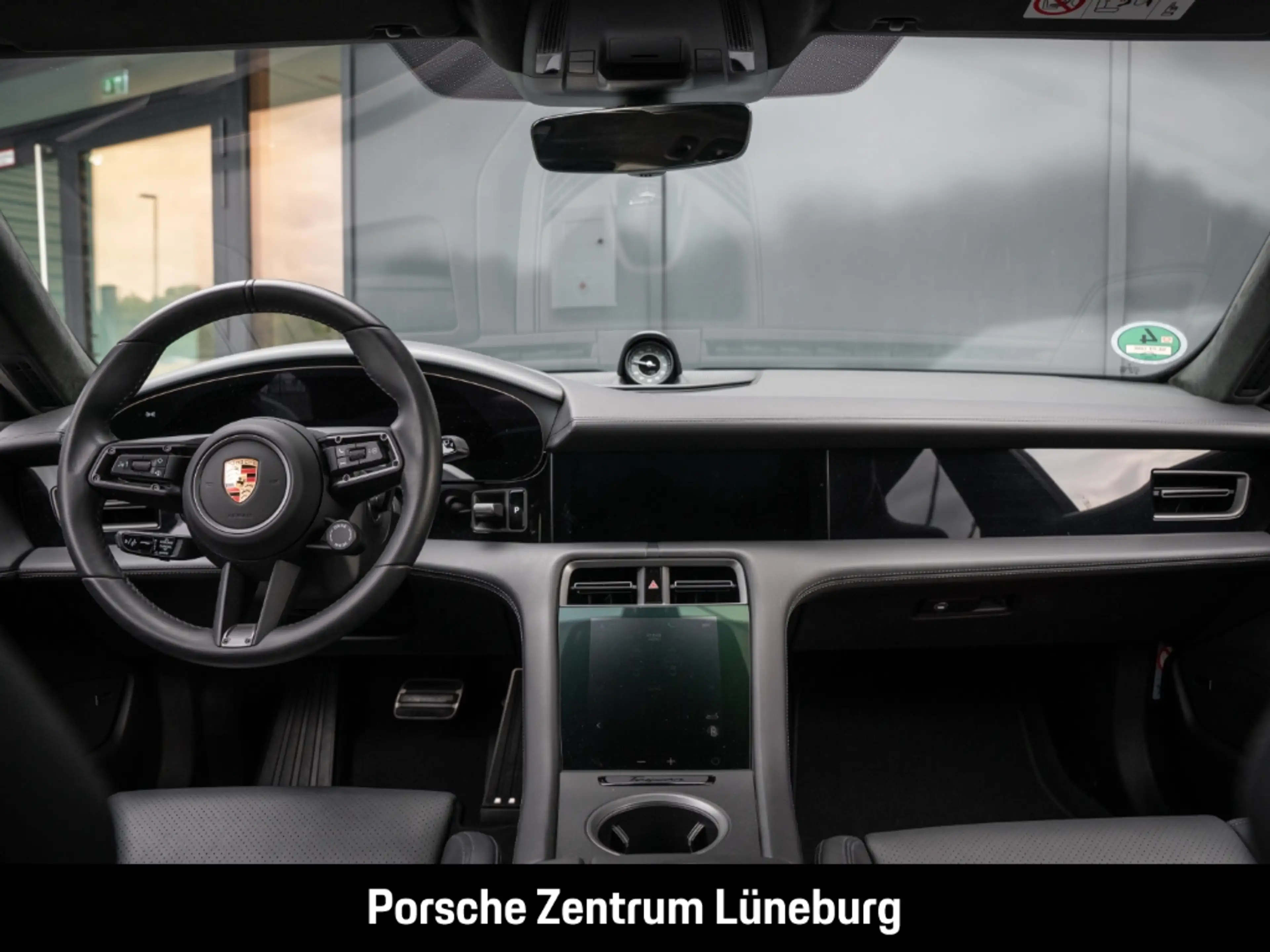 Porsche Taycan GTS Sport Turismo — photo 6