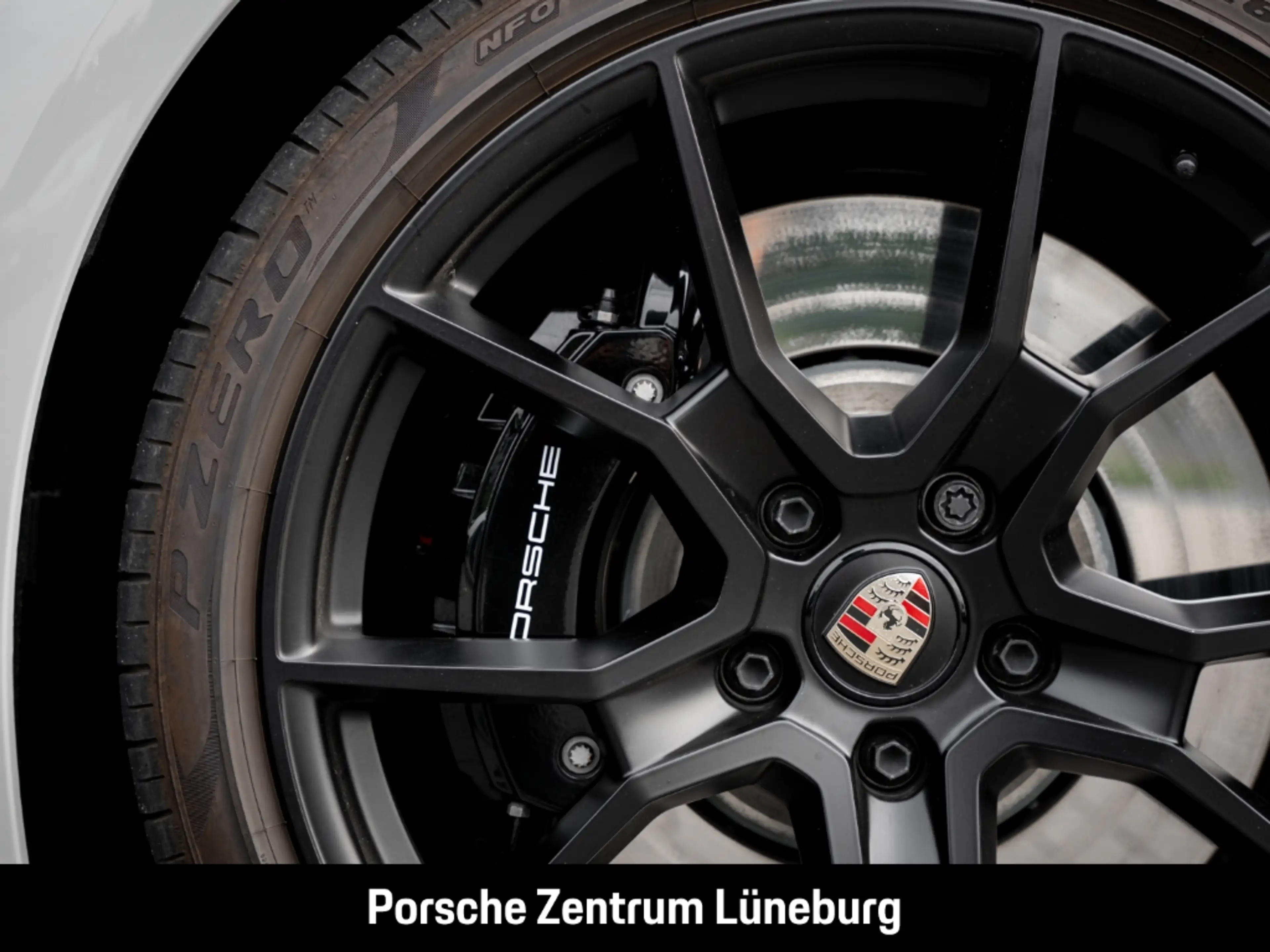 Porsche Taycan GTS Sport Turismo — photo 15