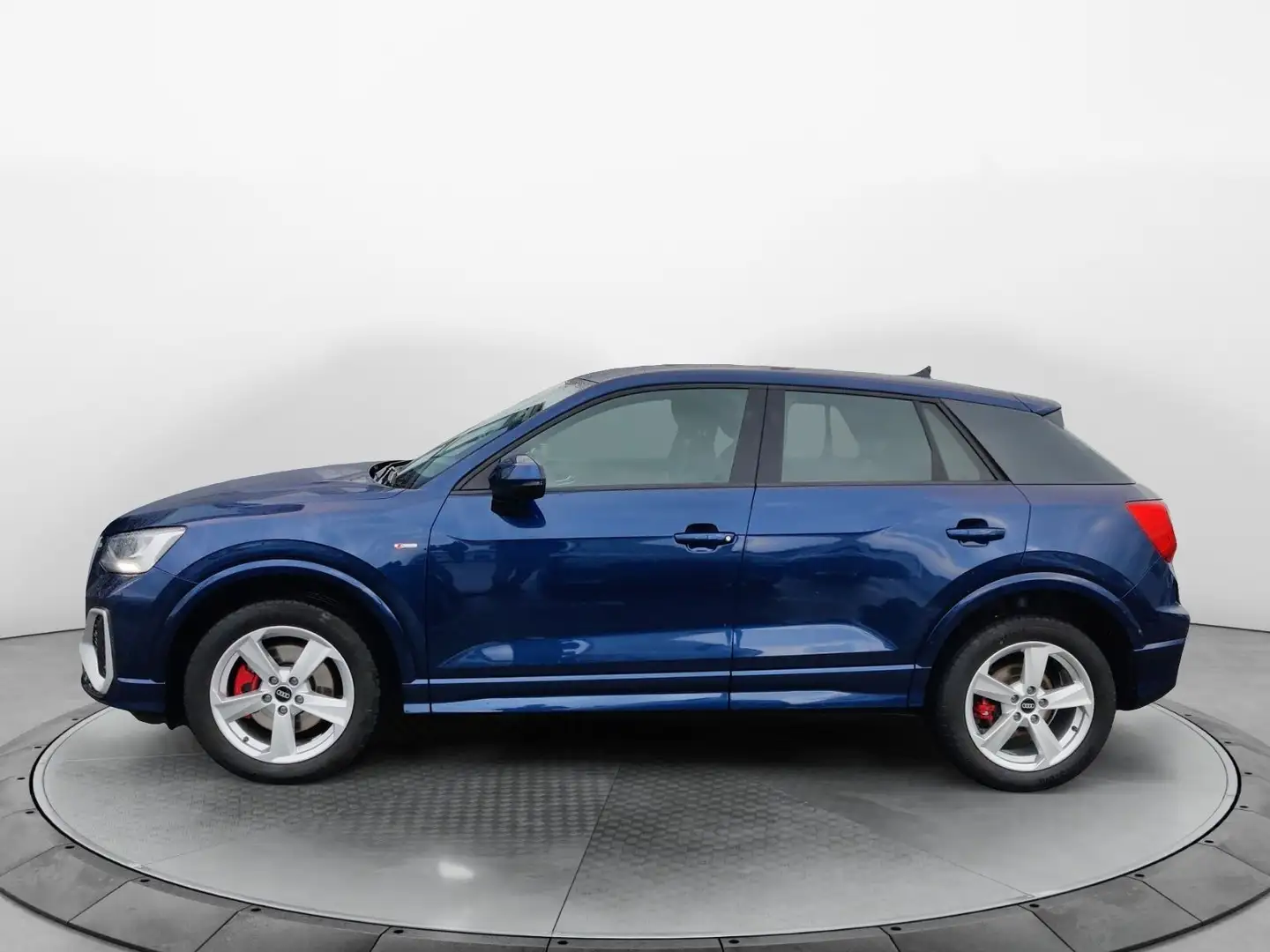 Audi Q2 35 TDI q. S-Tronic S-Line, LED, AHK, RFK, Amb Blau - 2