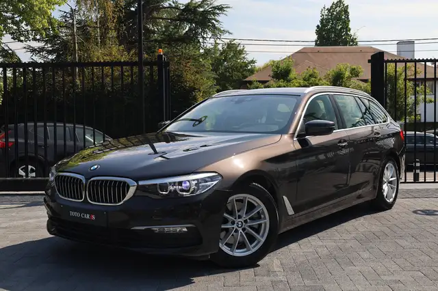 BMW 520 dA Break | Camera | Cruise | Key-Less | Sfeerverlichting | Car-Play | Elek.-Koffer | Elek.-Stoelen | Memory-Stoelen |