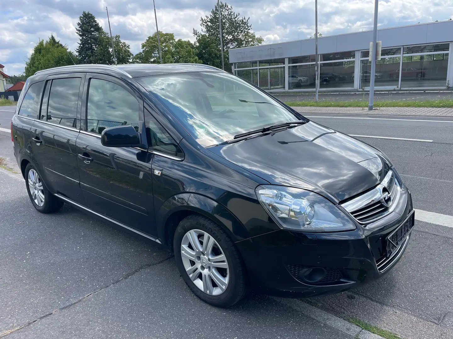 Opel Zafira 1.7 CDTI ecoFLEX Family Plus*NAVI*Xenon* Schwarz - 1